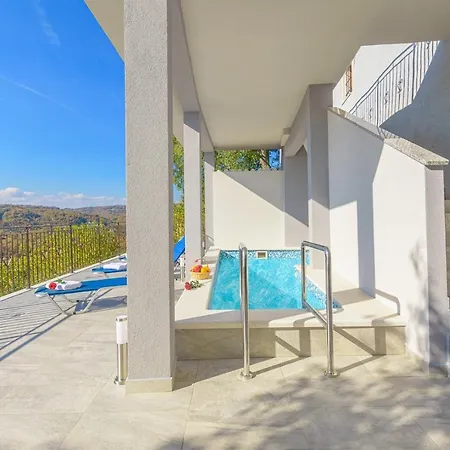 House Panorama * Pican